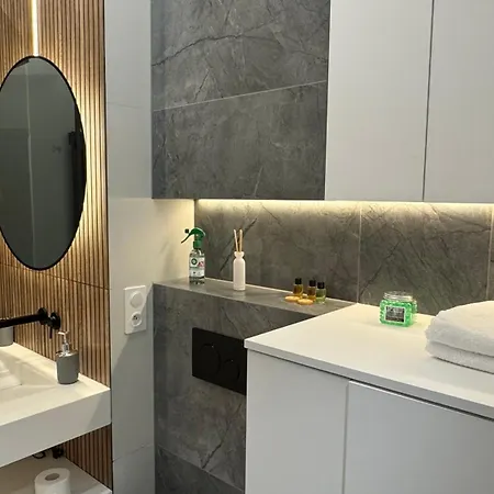 아파트 Central Park Apartment - Luxury, Cozy, Garage