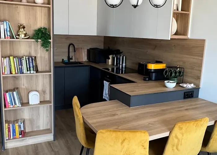 Park - Luxury, Cozy, Garage Apartment *